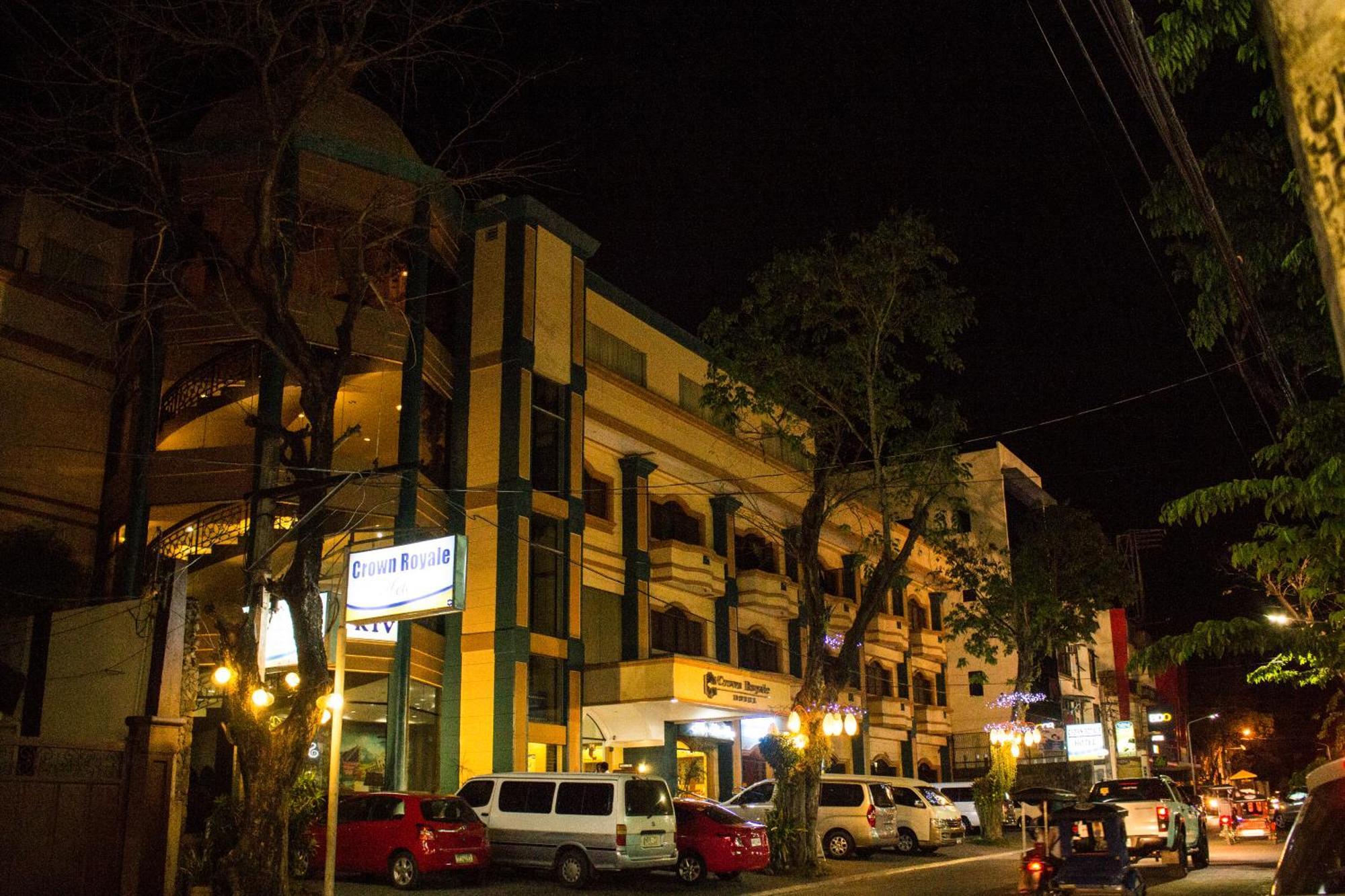 Crown Royale Hotel Balanga Exterior foto