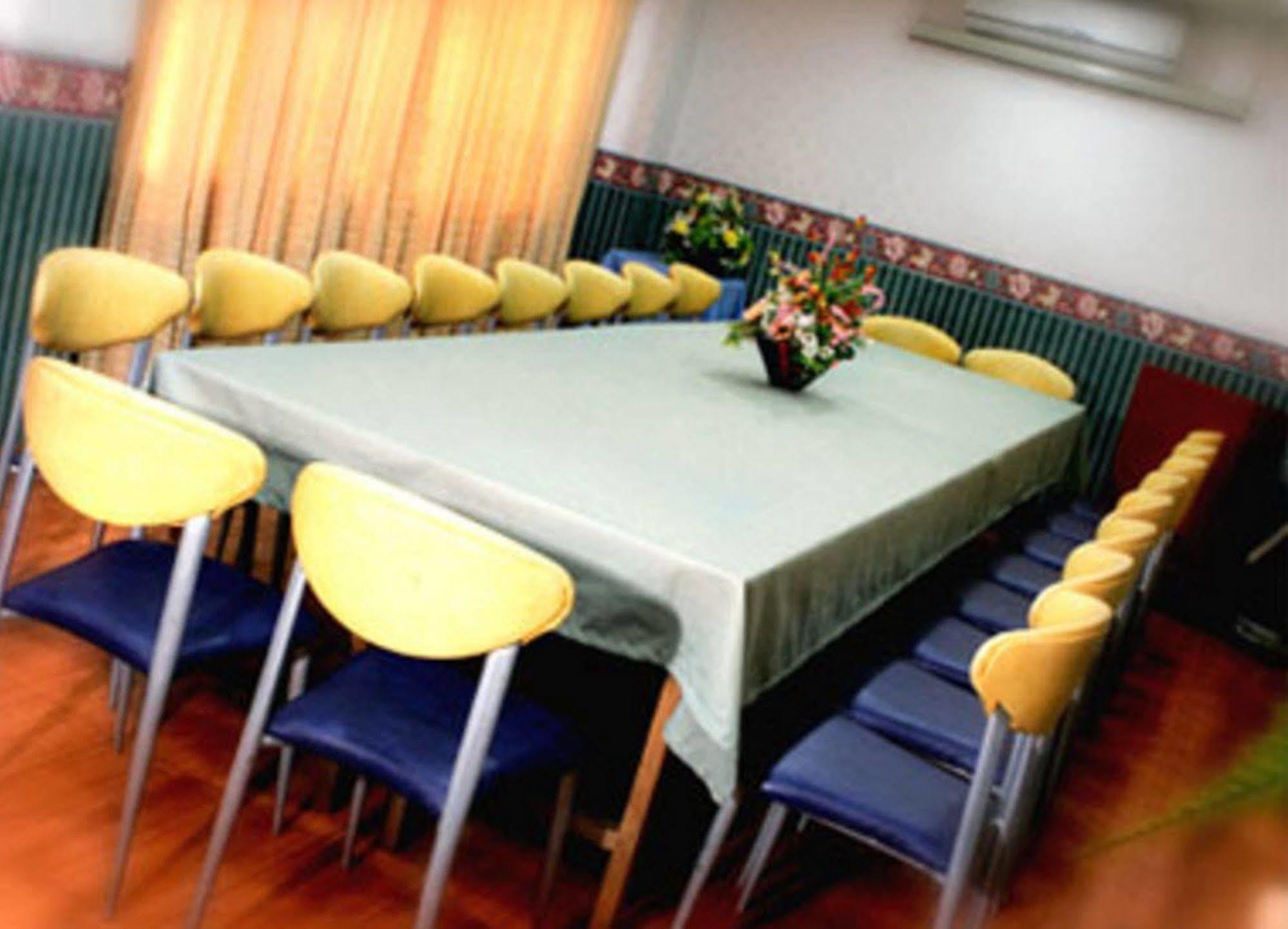 Crown Royale Hotel Balanga Exterior foto
